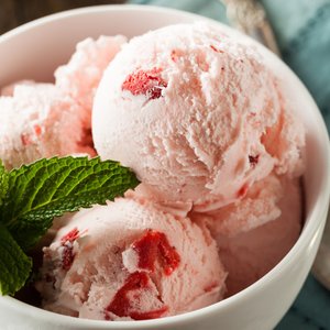 Image of Strawberry Cream Gelato 5L/tub (sold per tub) from Supplybunny.com