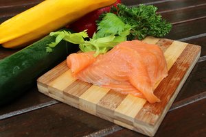 Image of Bonfisken Smoked Salmon Presliced Traditional Skin Off  500g/pack (sold per pack) from Supplybunny.com