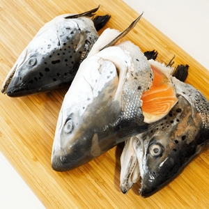 Image of Salmon Head (Half Head) 200-300g per Piece (sold per Piece) from Supplybunny.com