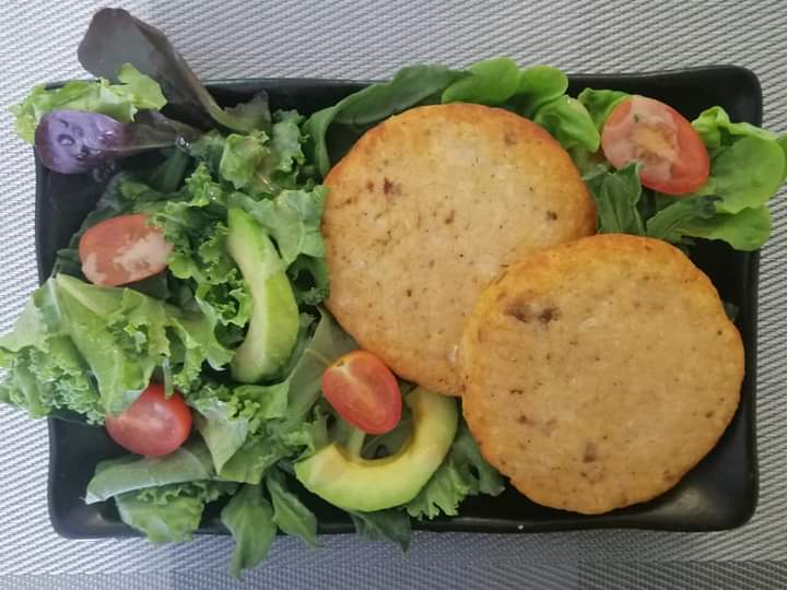 Frozen Salmon Fish Burger Patties 三文鱼汉堡肉 (3 pcs per pack) — HORECA