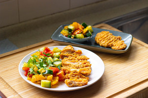 Image of Spicy Crispy Chicken Katsu (10pcs x 1pack) (sold per pack) 香辣酥炸鸡排 Katsu Ayam Crispy Pedas from Supplybunny.com