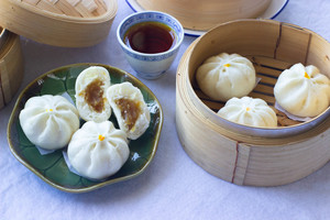 Image of Mini Pau (Lotus) 12pcs (sold per pack) 莲蓉包 from Supplybunny.com