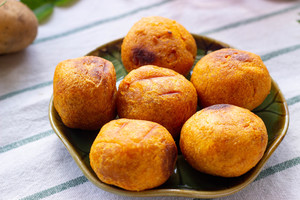 Image of Cucur Badak 10pcs (sold per pack) 番薯蛋 from Supplybunny.com