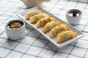 Image of Chicken Gyoza (30pkt x 10pcs) (sold per carton) B2B from Supplybunny.com