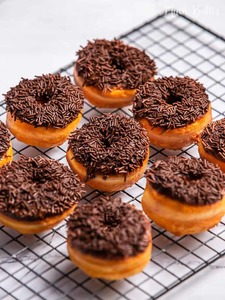 Image of Sch-Doughnut Chocolate Rice (Halal) 12pcs (sold per carton) from Supplybunny.com