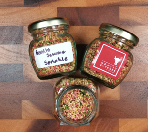 Image of Honest Bonito Sesame Sprinkle 1kg/bottle (sold per bottle) from Supplybunny.com